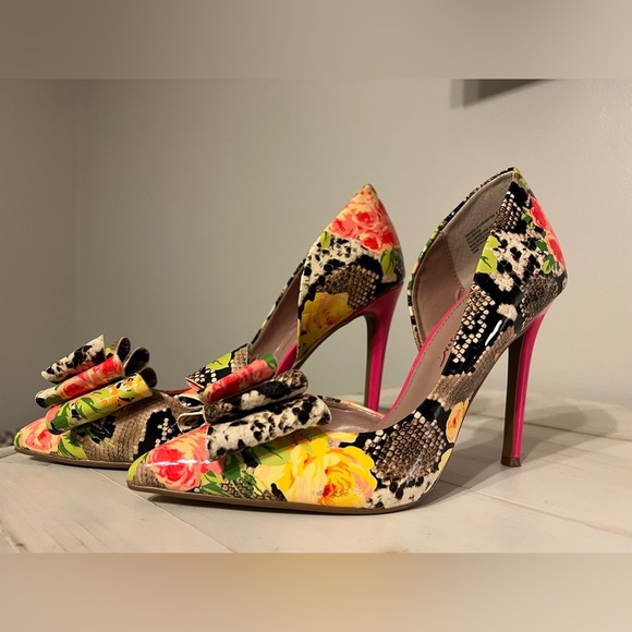 Betsey Johnson Prince Heels Pumps Snake and Floral 8.5 - Picture 3 of 7